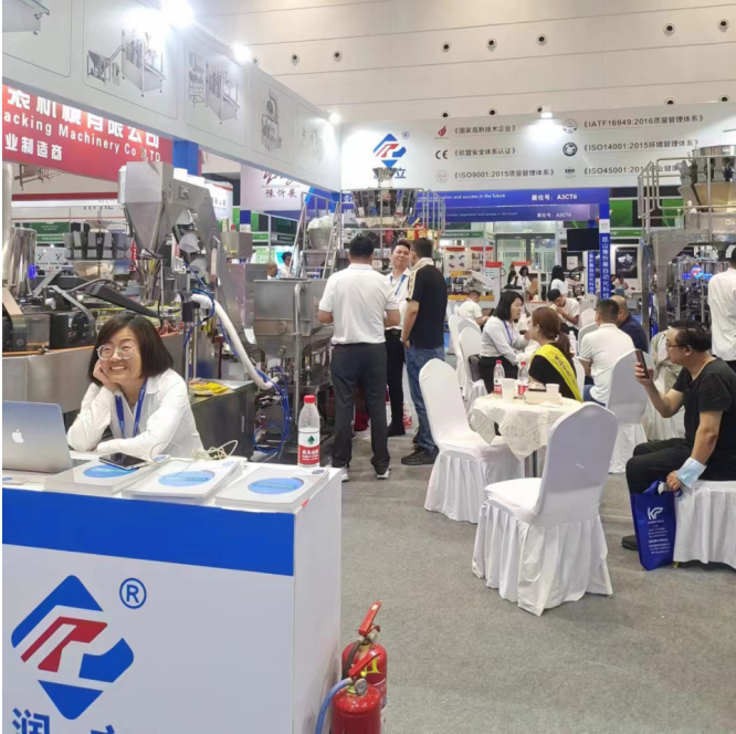 潤立給袋式包裝機廠家展會現場 潤立給袋式包裝機廠家展會現場