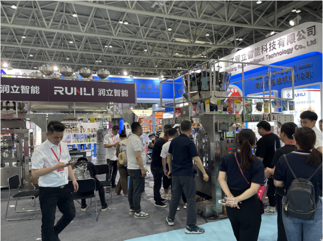 潤立給袋式包裝機廠家展會現場 潤立給袋式包裝機廠家展會現場