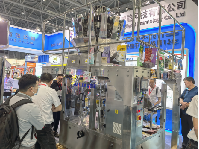 潤立給袋式包裝機廠家展會現場 潤立給袋式包裝機廠家展會現場