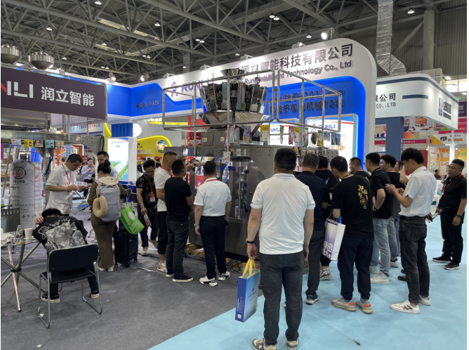 潤立給袋式包裝機廠家展會現場 潤立給袋式包裝機廠家展會現場